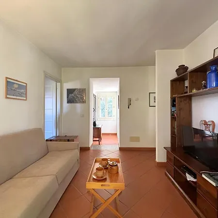 Apartament Lakeview In For 4 Luino